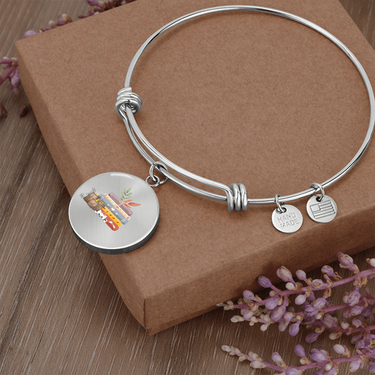 Bracelet avec breloques "livres et bougies" - Les Objets du Chapitre - SO - 14897899 - Bracelet avec breloques "livres et bougies" (argent) - 