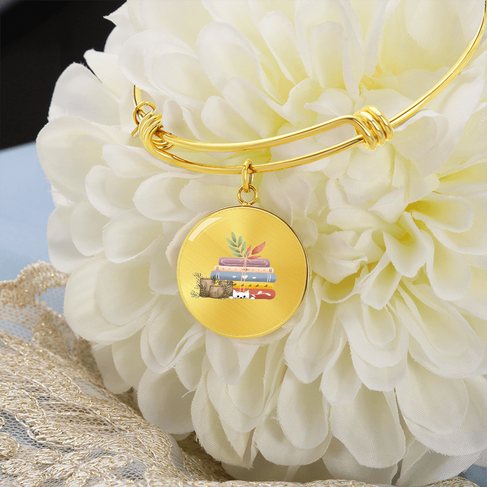 Bracelet avec breloques "livres et bougies" - Les Objets du Chapitre - SO - 14897899 - Bracelet avec breloques "livres et bougies" (argent) - 